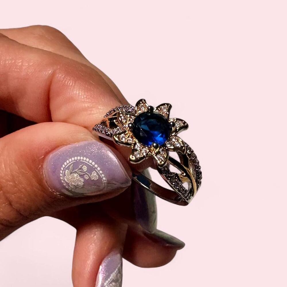 Gold and rhinestone size 9 ring sapphire and diamonds